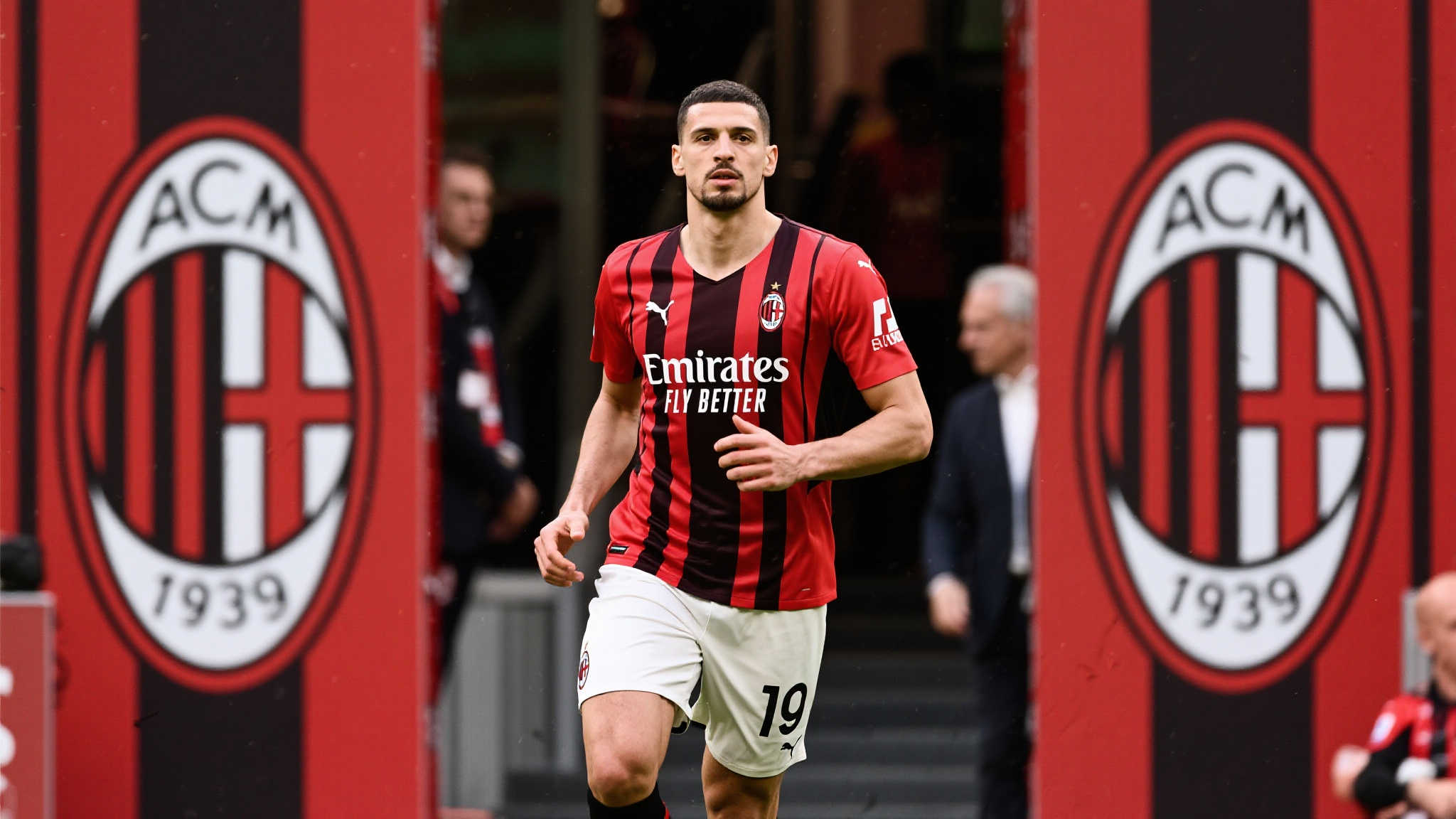 记者：勒沃库森为扎卡标价1500万，米兰报价未达预期